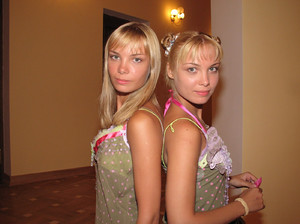Актрисы-близняшки Татьяна и Ольга  Арнтгольц