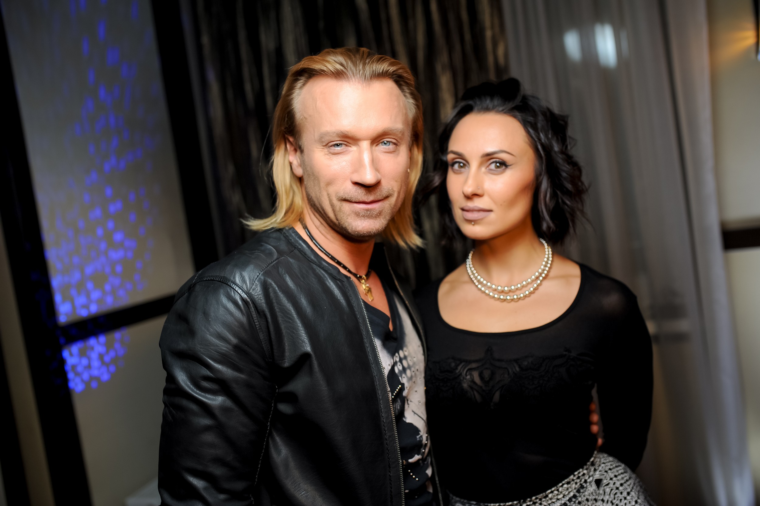 Олег винник фото с женой